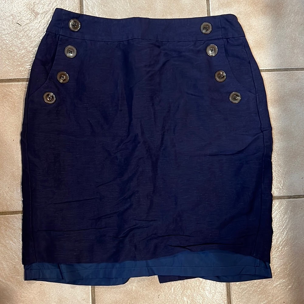Loft brand mid skirt. Size 6. Navy blue. Women’s
